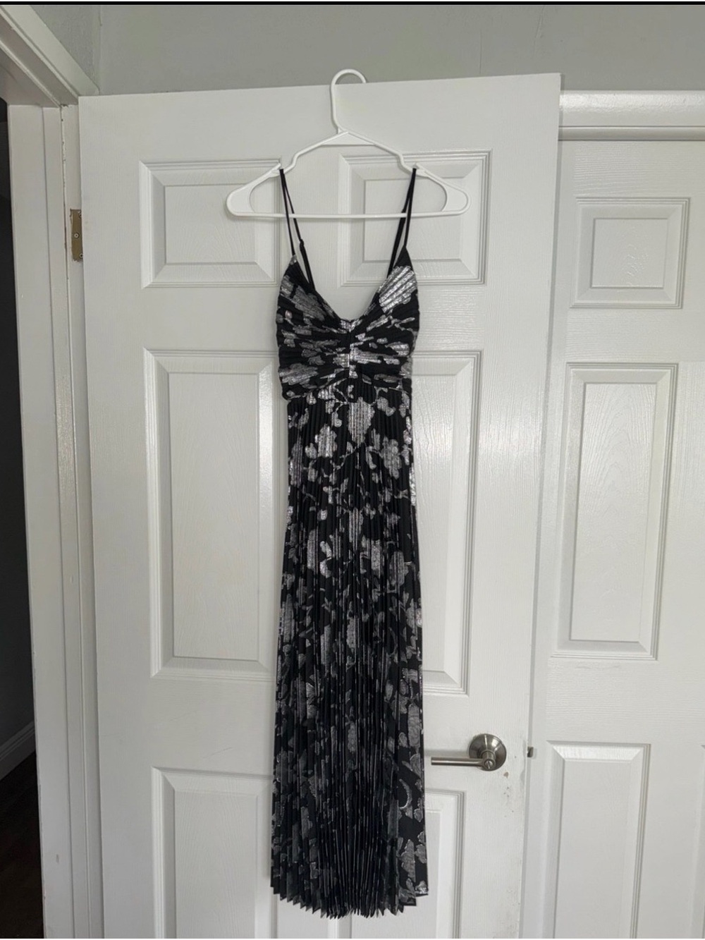 Saoirse Metallic Pleated Midi Dress